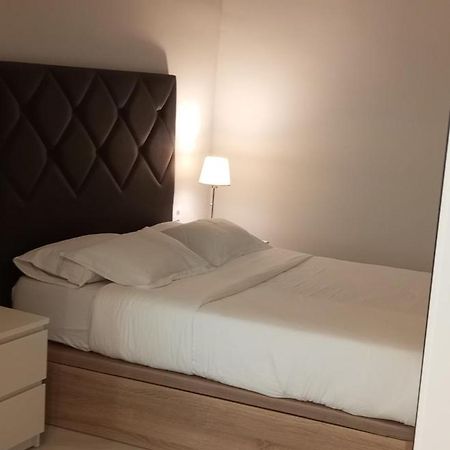 Apartamentos Marina Beach Валенсия Екстериор снимка